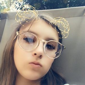 Meet your Posher, Ava